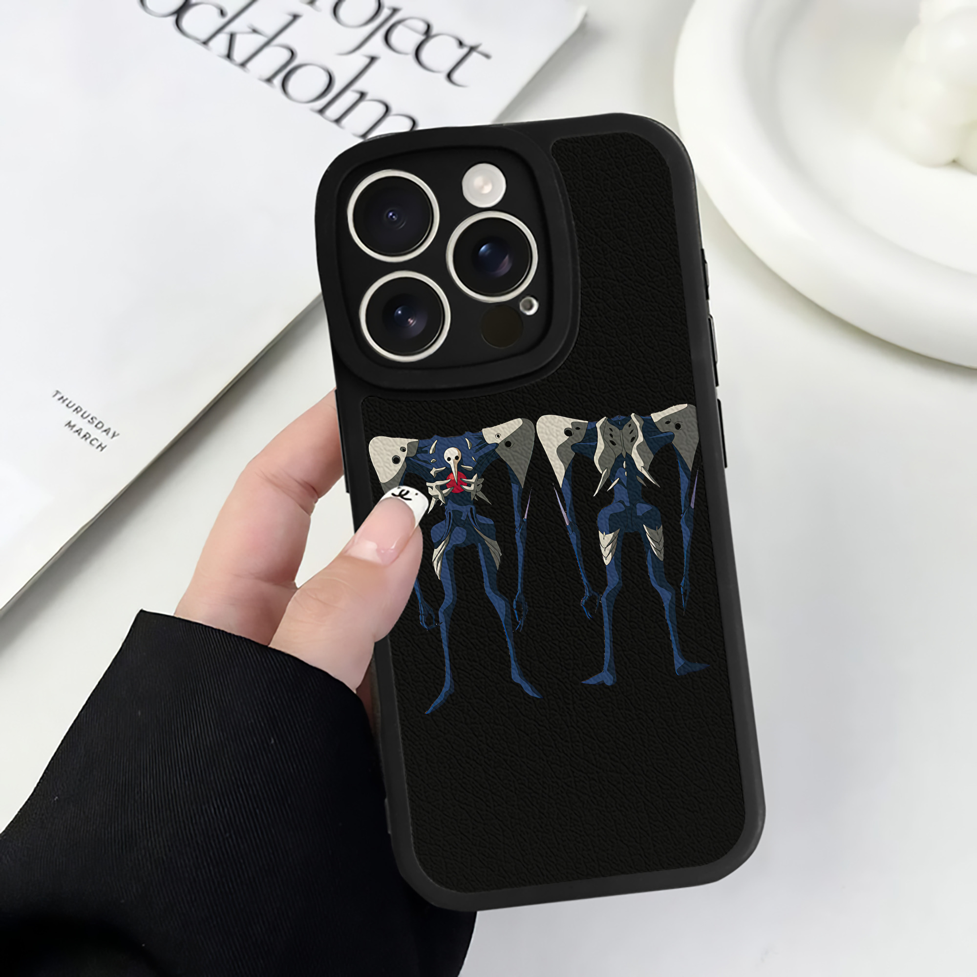（画像用） EVA 新世紀エヴァンゲリオン 【iPhone 16シリーズ対応】シリコンスマホケース（レザー調） 材質：シリコン